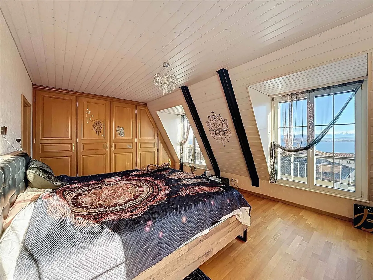 Penthouse with lake and Alps view - Photo 6 of 12