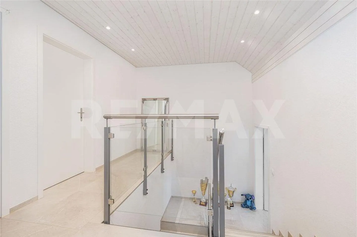 Maison individuelle neuve avec jardin idyllique et vue panoramique - Photo 3 sur 13
