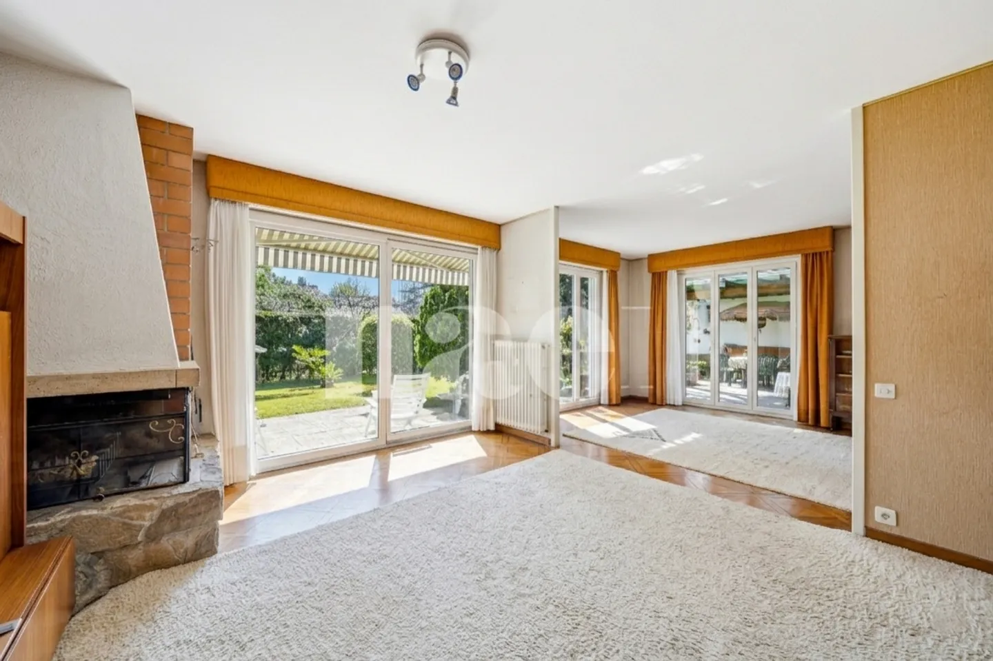 Sale of a villa with residential rights - Photo 6 of 13