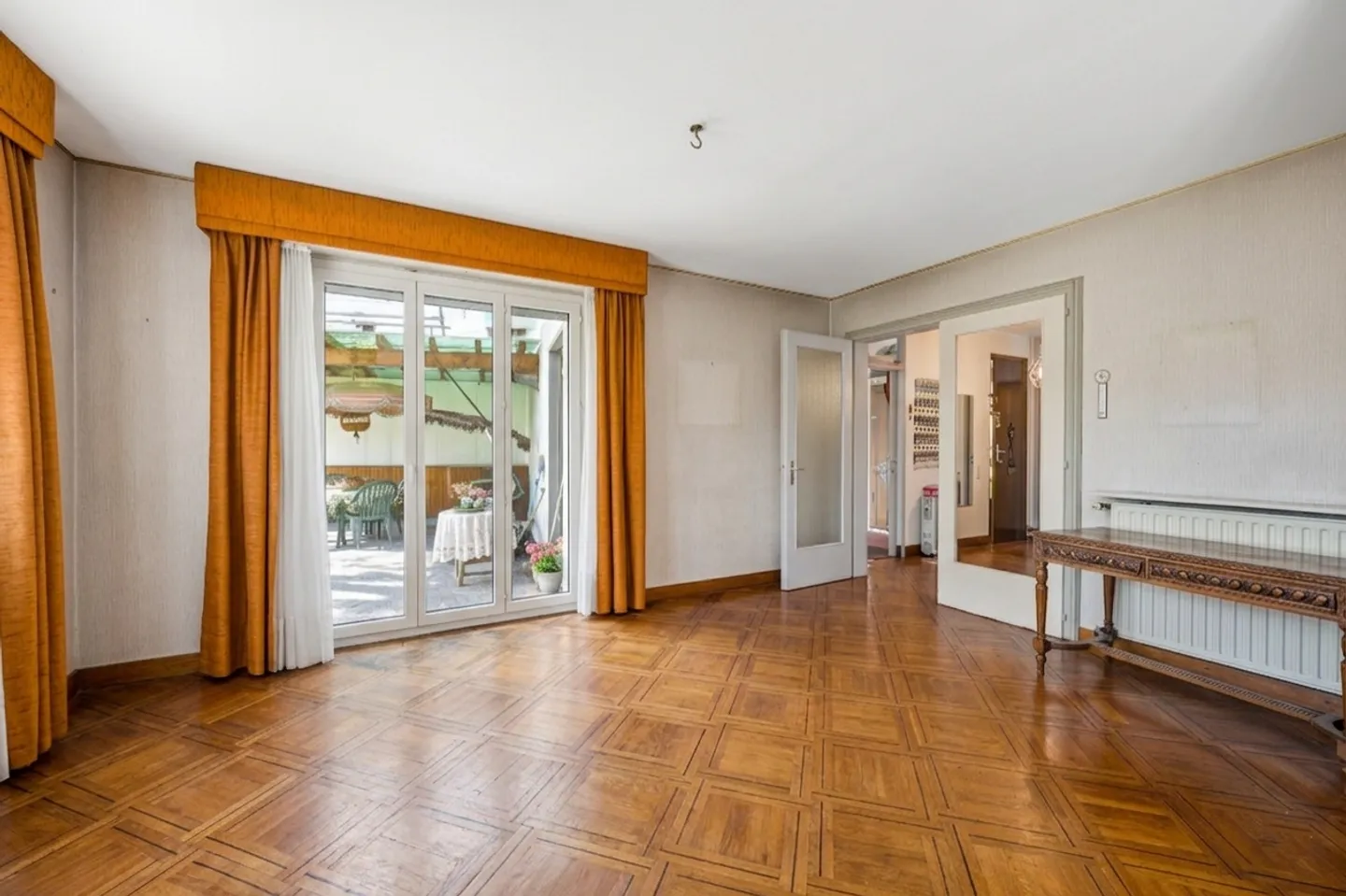 Sale of a villa with residential rights - Photo 8 of 13