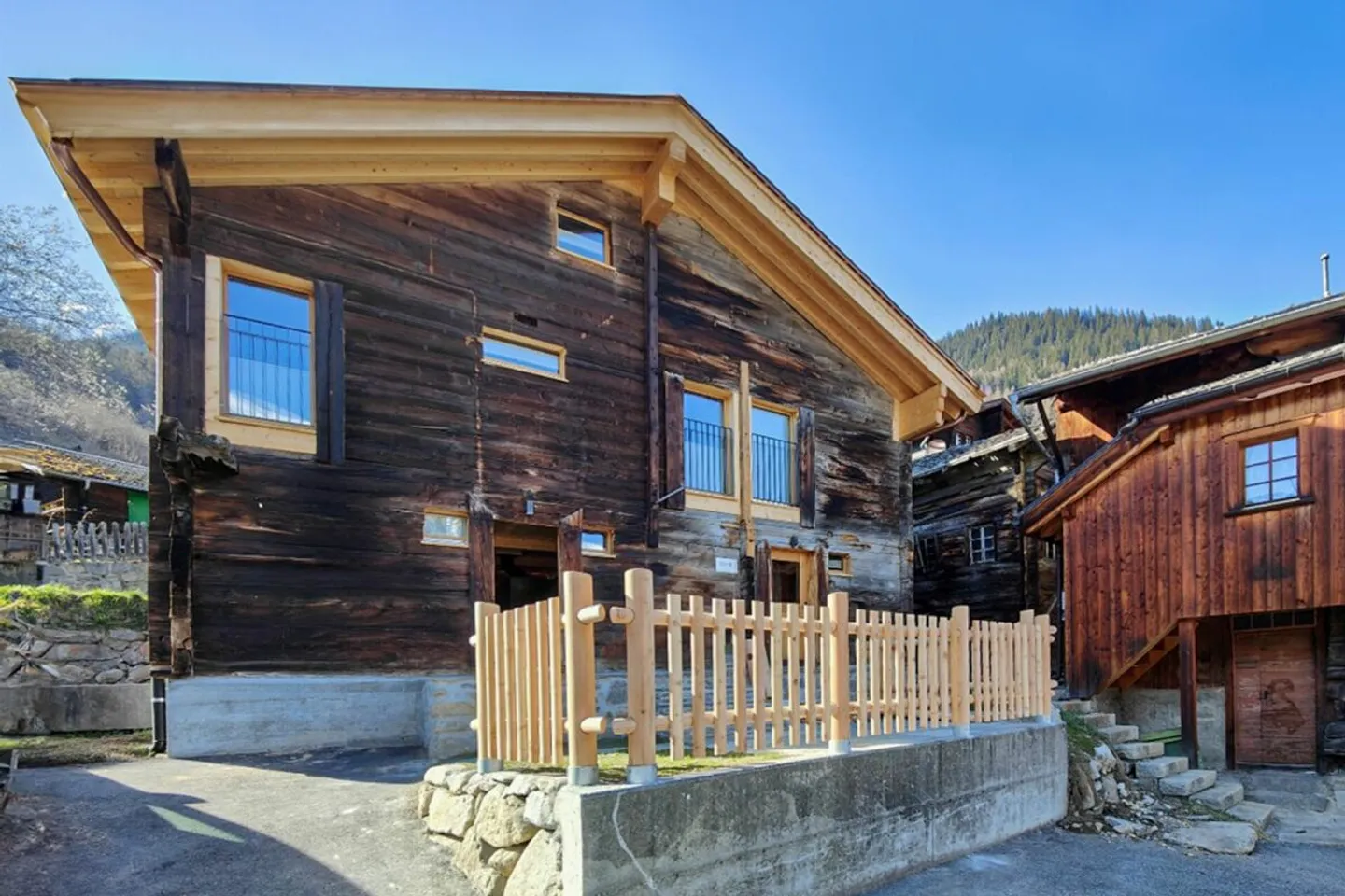 Der Traum vom eigenen Chalet in den Bergen! - Foto 1 von 13