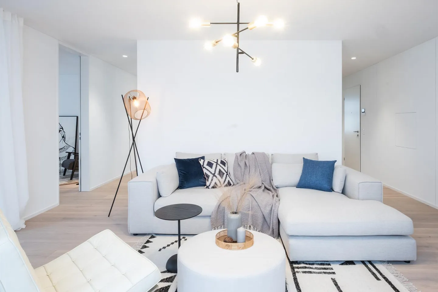 Elegant 4.5-room apartment - Photo 2 of 10