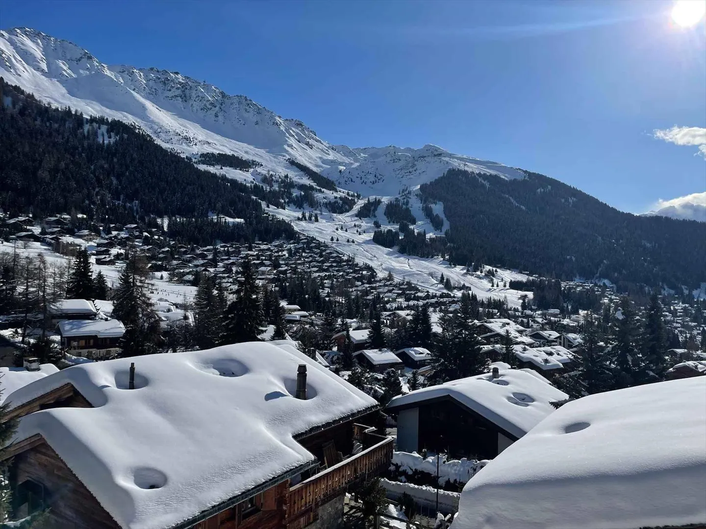 Vue panoramique – Magnifique appartement 2 pièces - Photo 1 sur 4