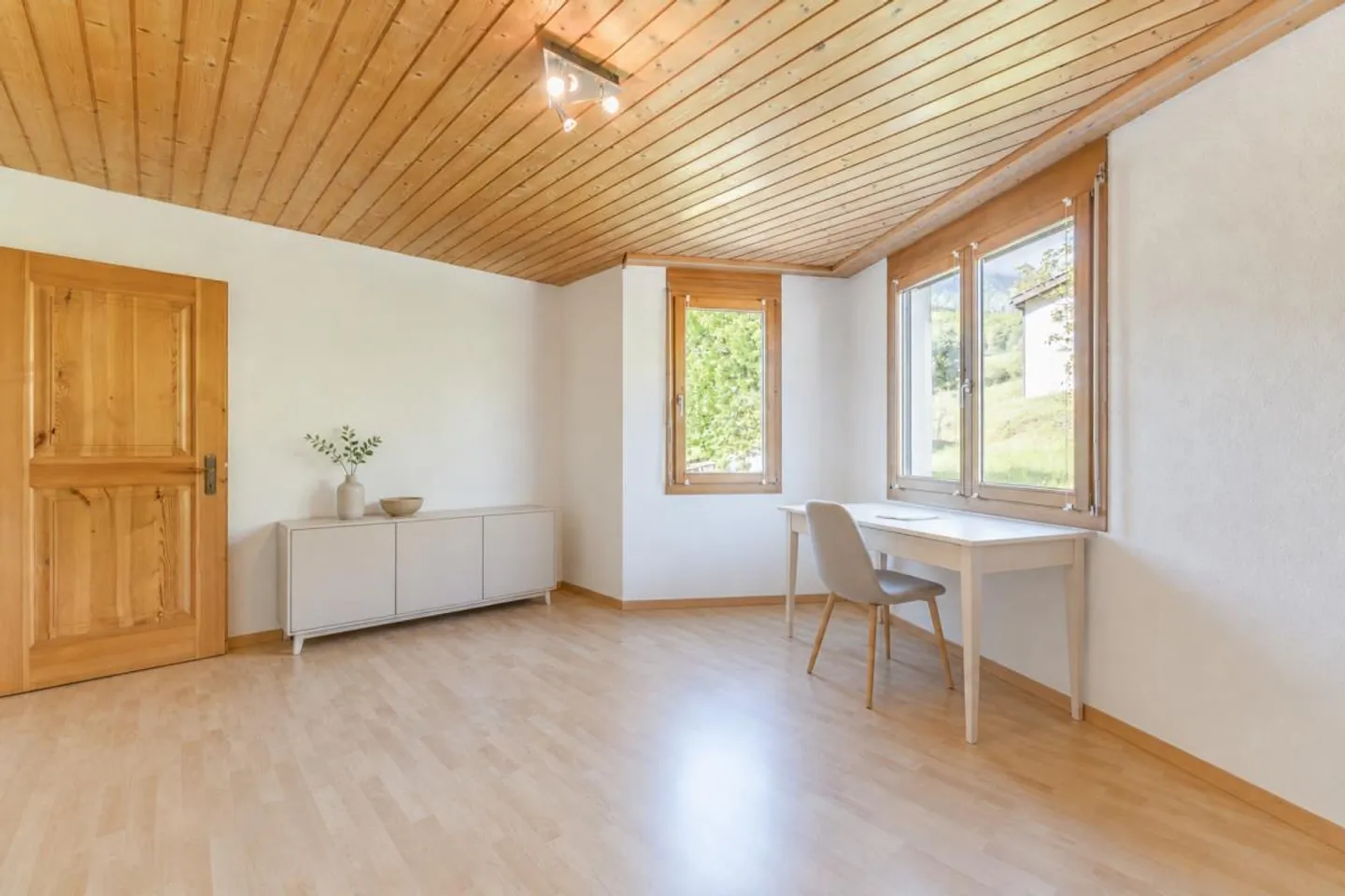 Maison semi-détachée de 5,5 pièces avec vue dégagée - Photo 9 sur 13