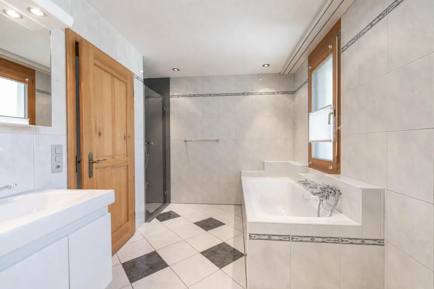 Maison semi-détachée de 5,5 pièces avec vue dégagée - Photo 10 sur 13