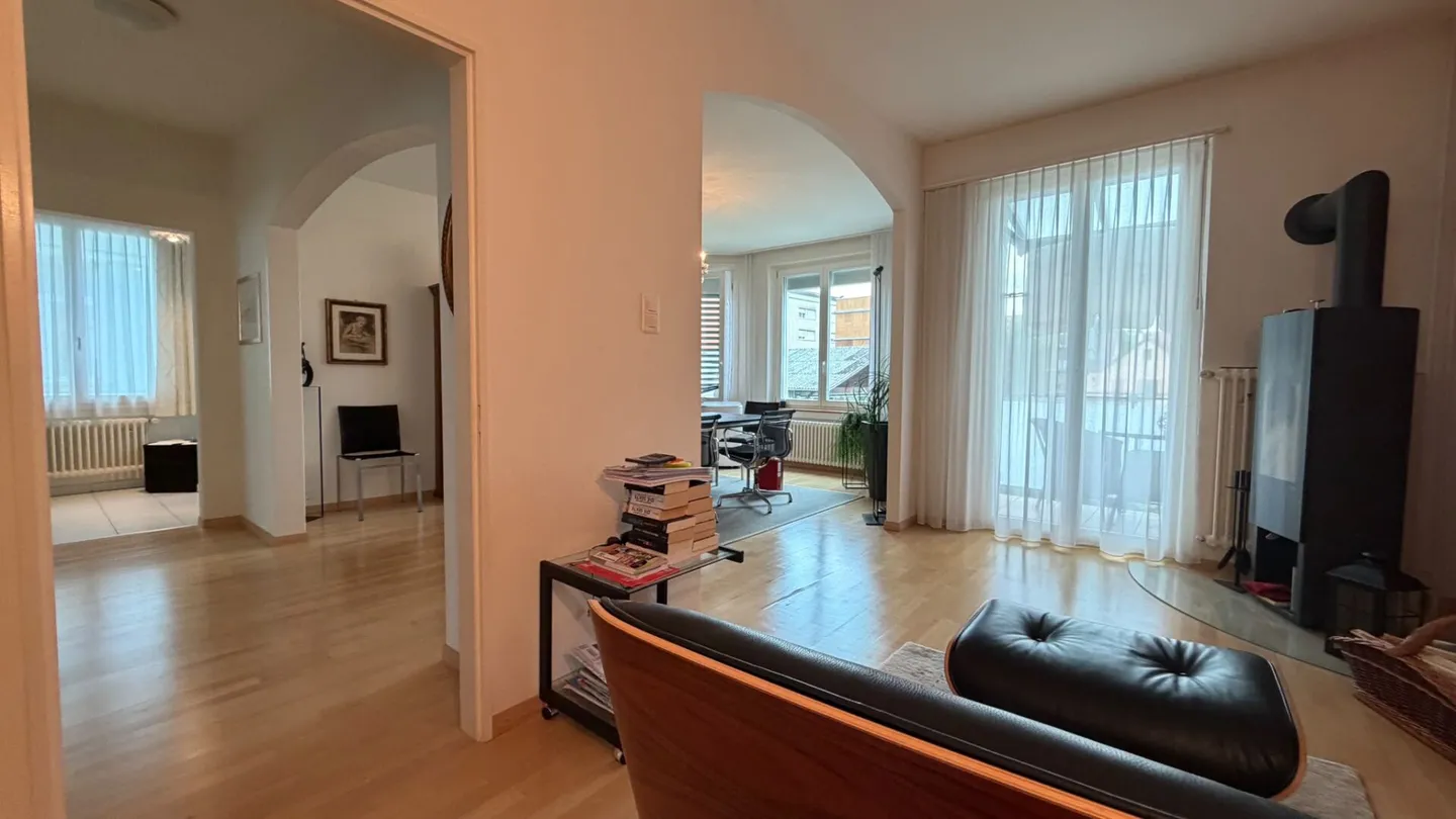 Generational House with 6.5-Room Maisonette and Rented 3-Room Apartment - Photo 2 of 18