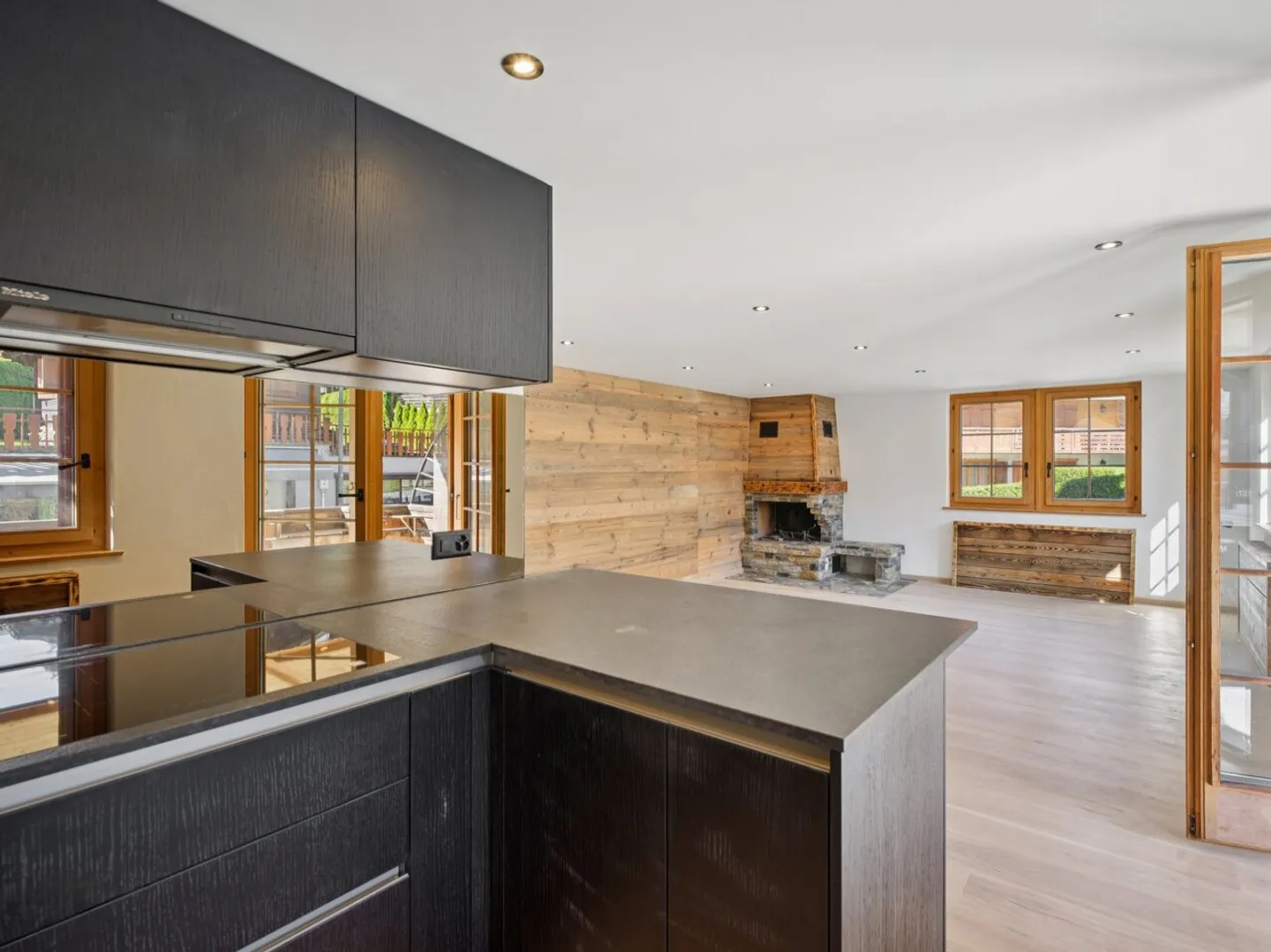 Villars centro, in un bel palazzo 3.5p ristrutturato con lusso, parcheggio - Foto 1 di 13