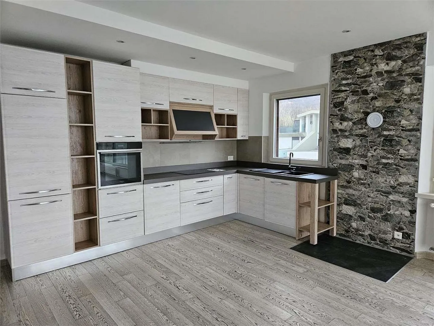 Sonvico, 3.5 pièces loués et rénovés - Photo 3 sur 9