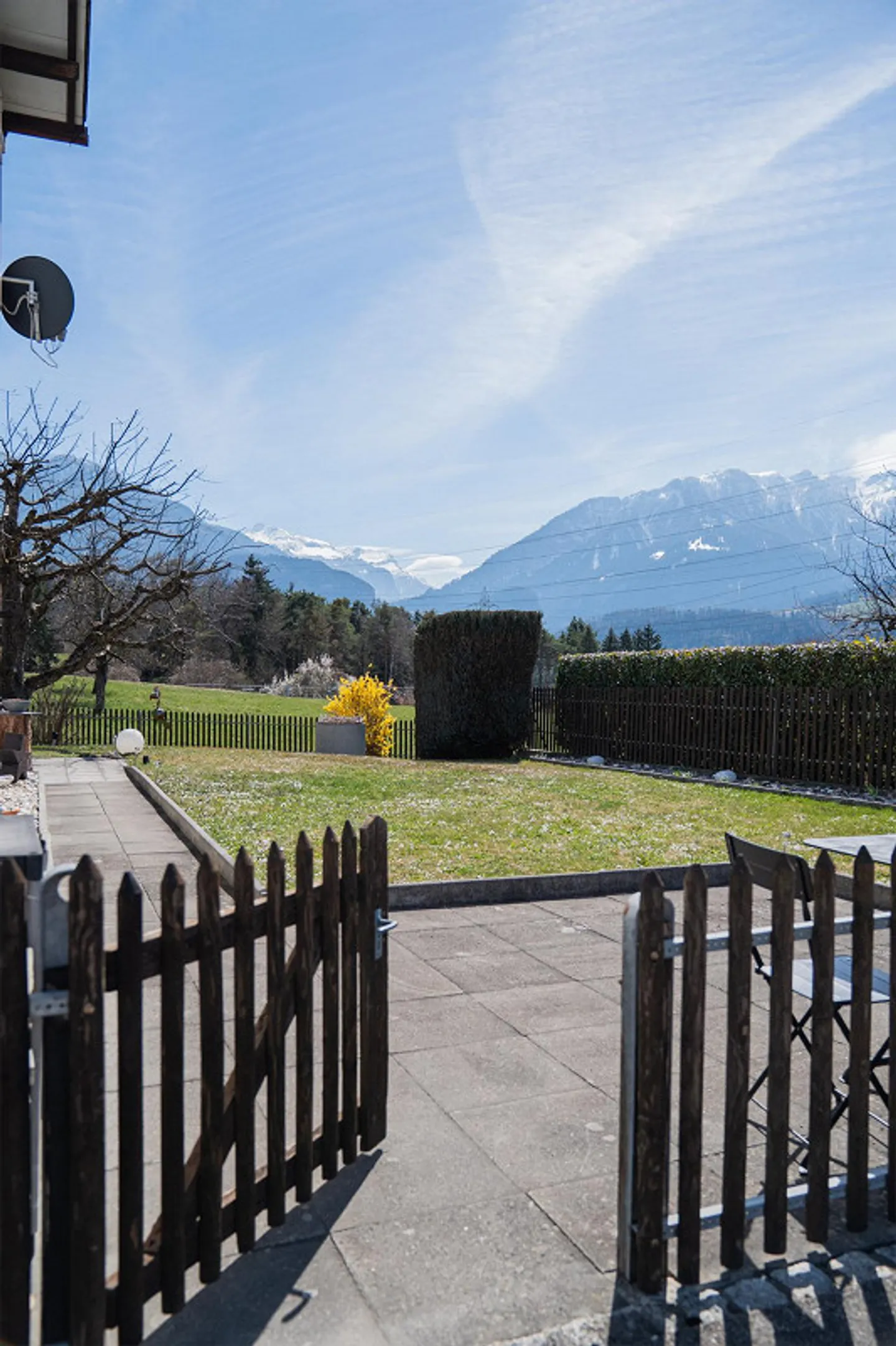 Charmante maison multifamiliale avec 3 appartements - Photo 3 sur 30