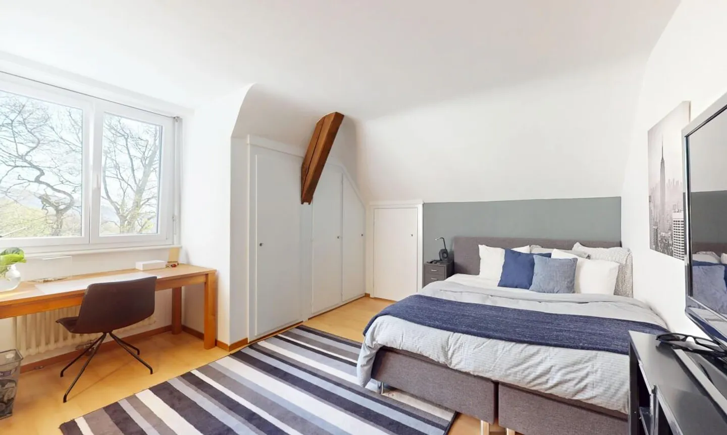 Magnificent detached house with stunning lake view! - Photo 7 of 13