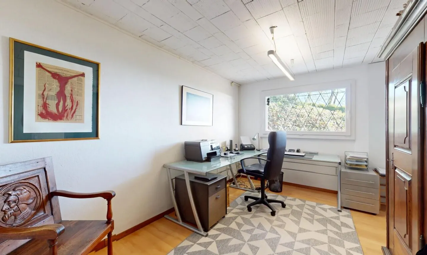 Magnificent detached house with stunning lake view! - Photo 8 of 13