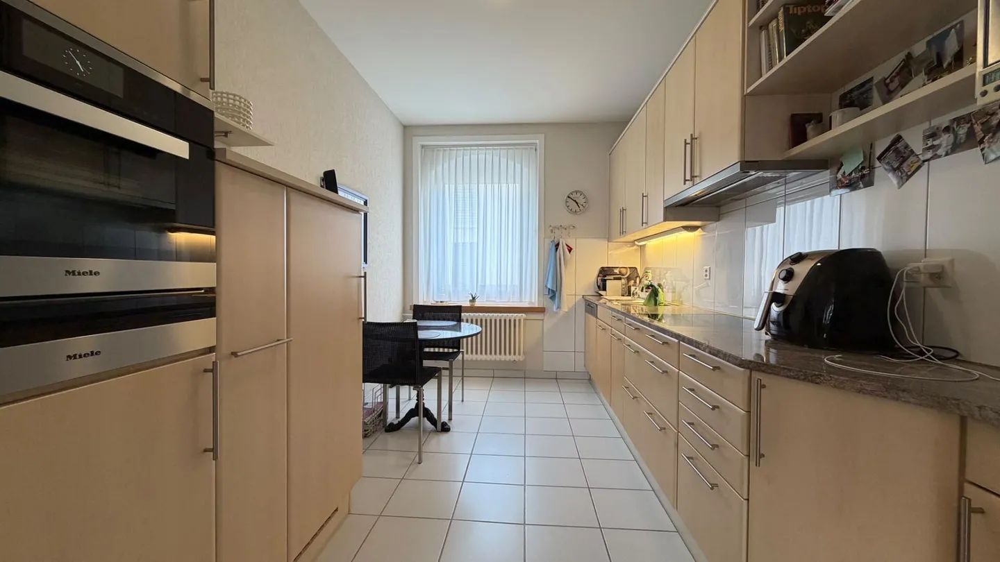 Generational House with 6.5-Room Maisonette and Rented 3-Room Apartment - Photo 11 of 18