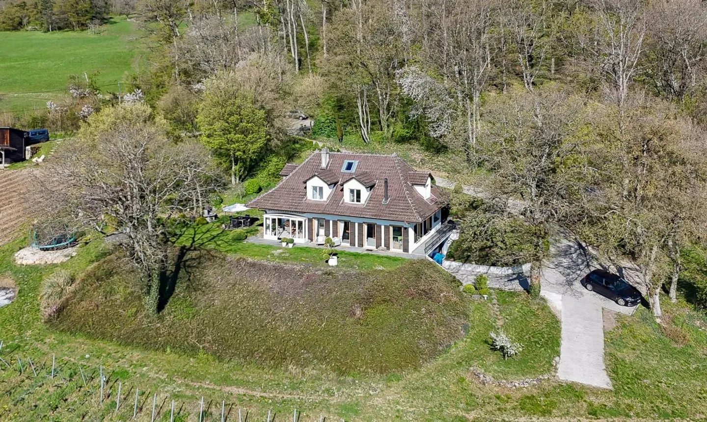 Magnificent detached house with stunning lake view! - Photo 12 of 13