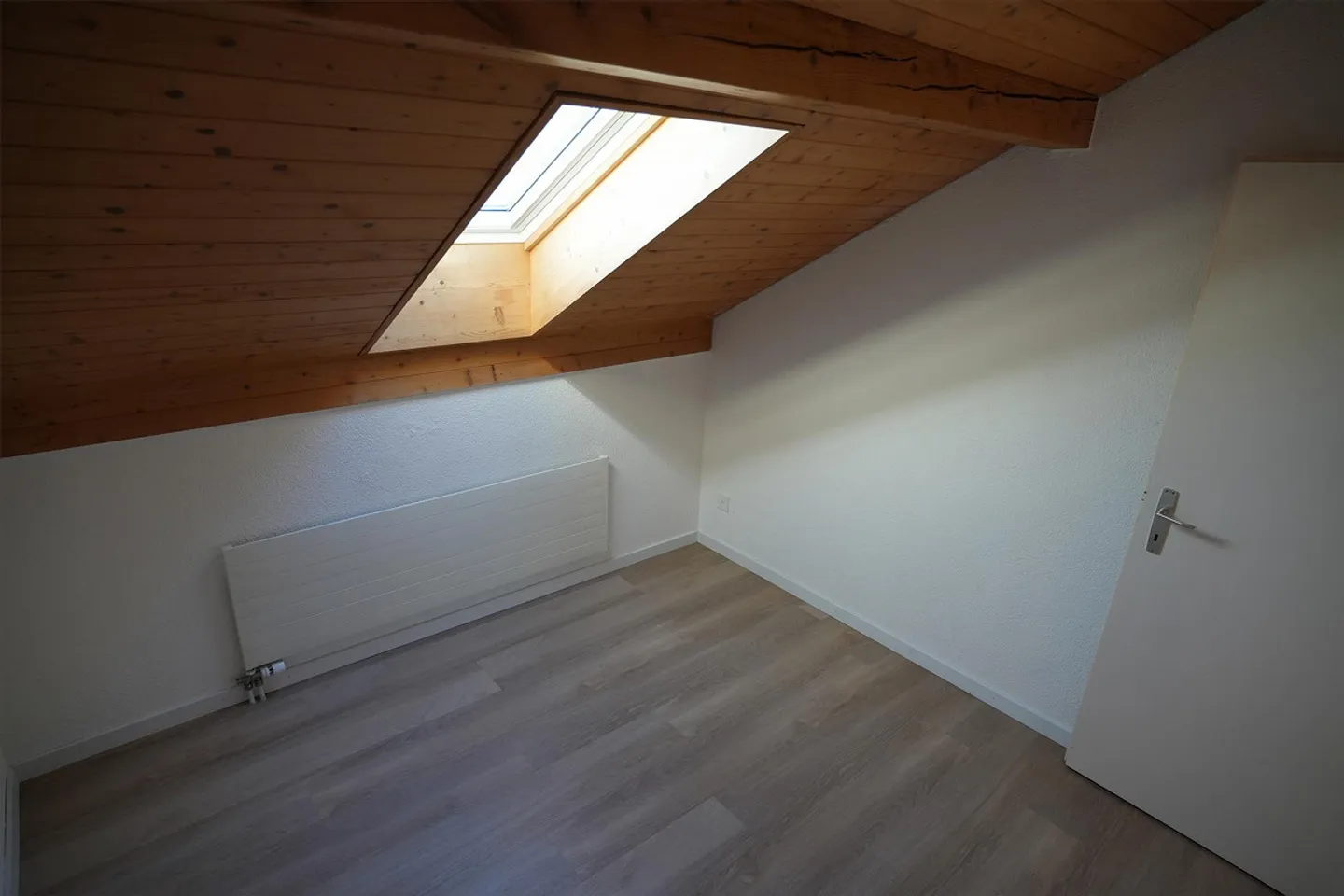 Gemütliche 4½ Zimmer Wohnung mit Balkon - Foto 6 von 14