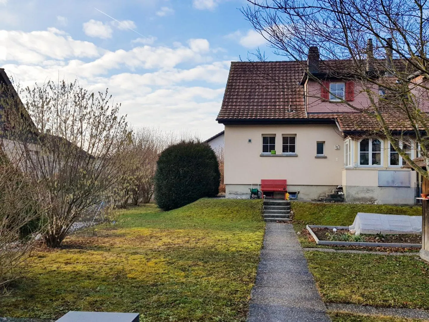 4.5-room house in a quiet single-family home neighborhood ideal for a family - Photo 2 of 15