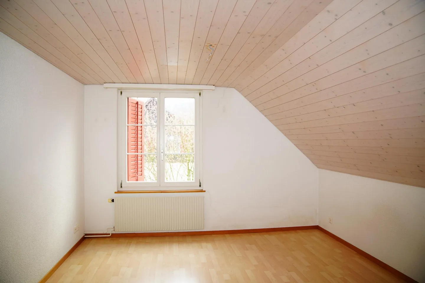 4.5-room house in a quiet single-family home neighborhood ideal for a family - Photo 8 of 15