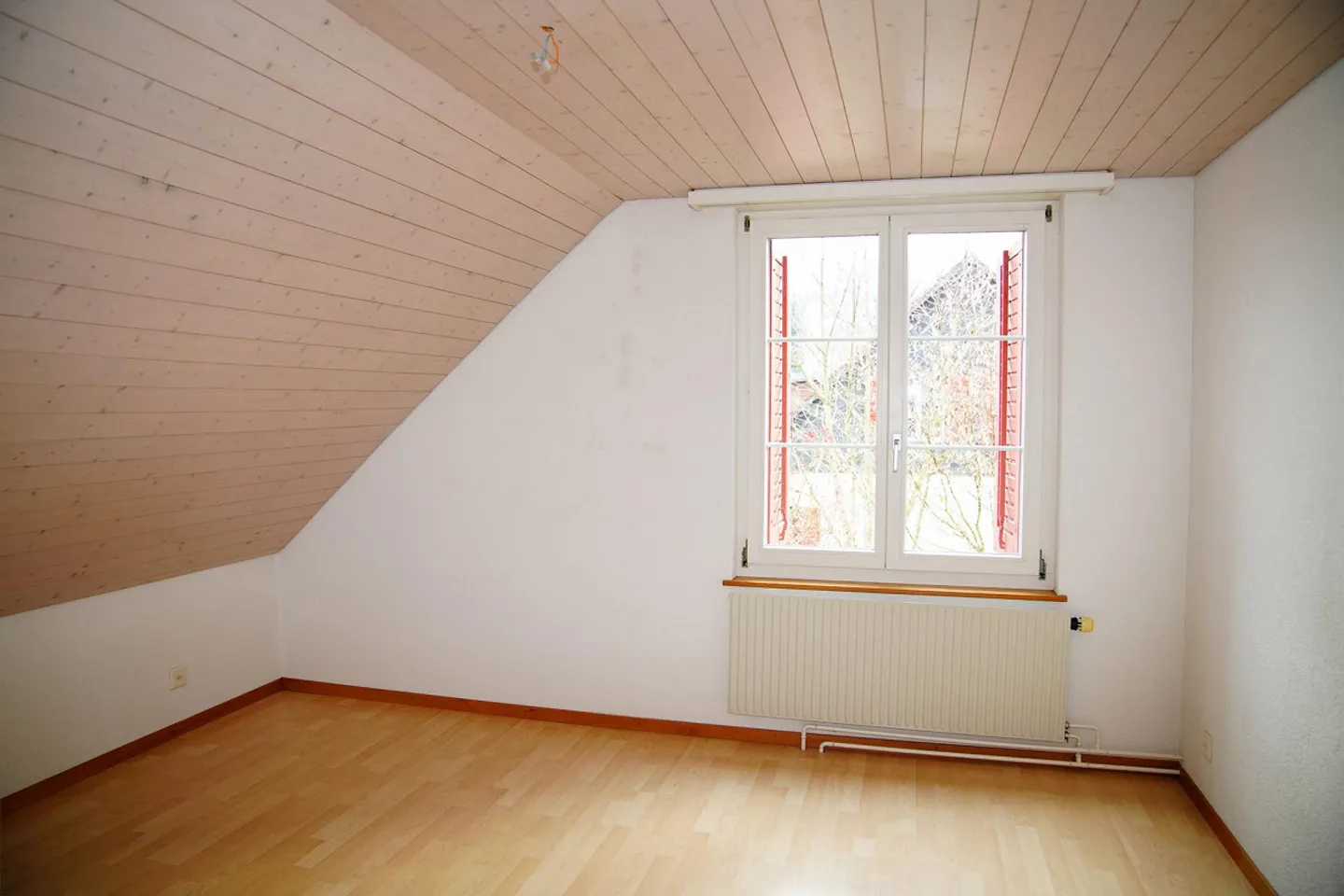 4.5-room house in a quiet single-family home neighborhood ideal for a family - Photo 9 of 15