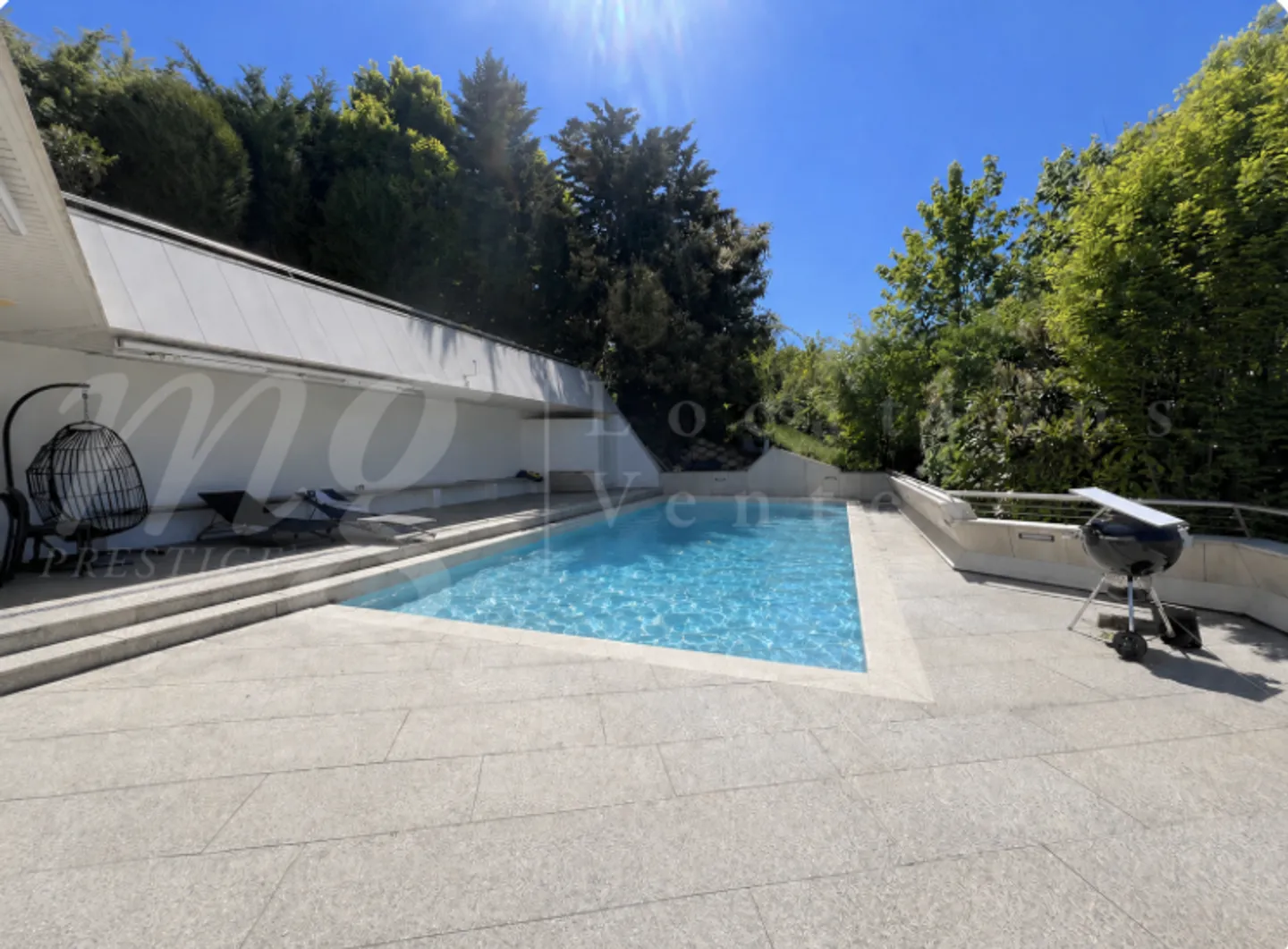 180° PANORAMIC VIEW OF THE LAKE - MODERN HOUSE OF 400 m2 - SWIMMING POOL - ELEVATOR - Photo 3 of 8