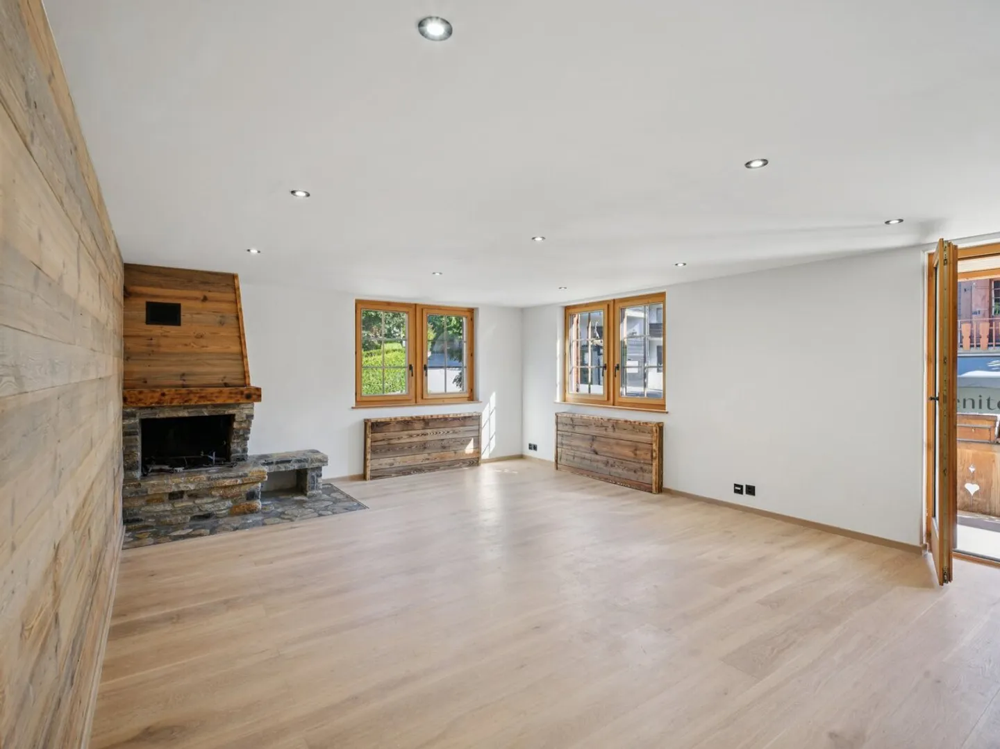 Villars centro, in un bel palazzo 3.5p ristrutturato con lusso, parcheggio - Foto 3 di 13