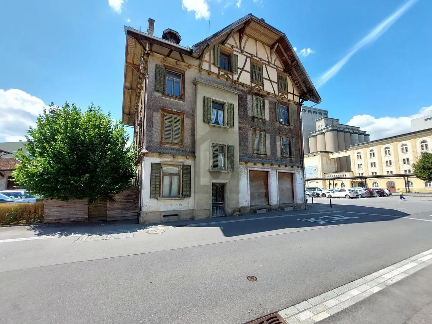 Charmantes Mehrfamilienhaus - Foto 3 von 6
