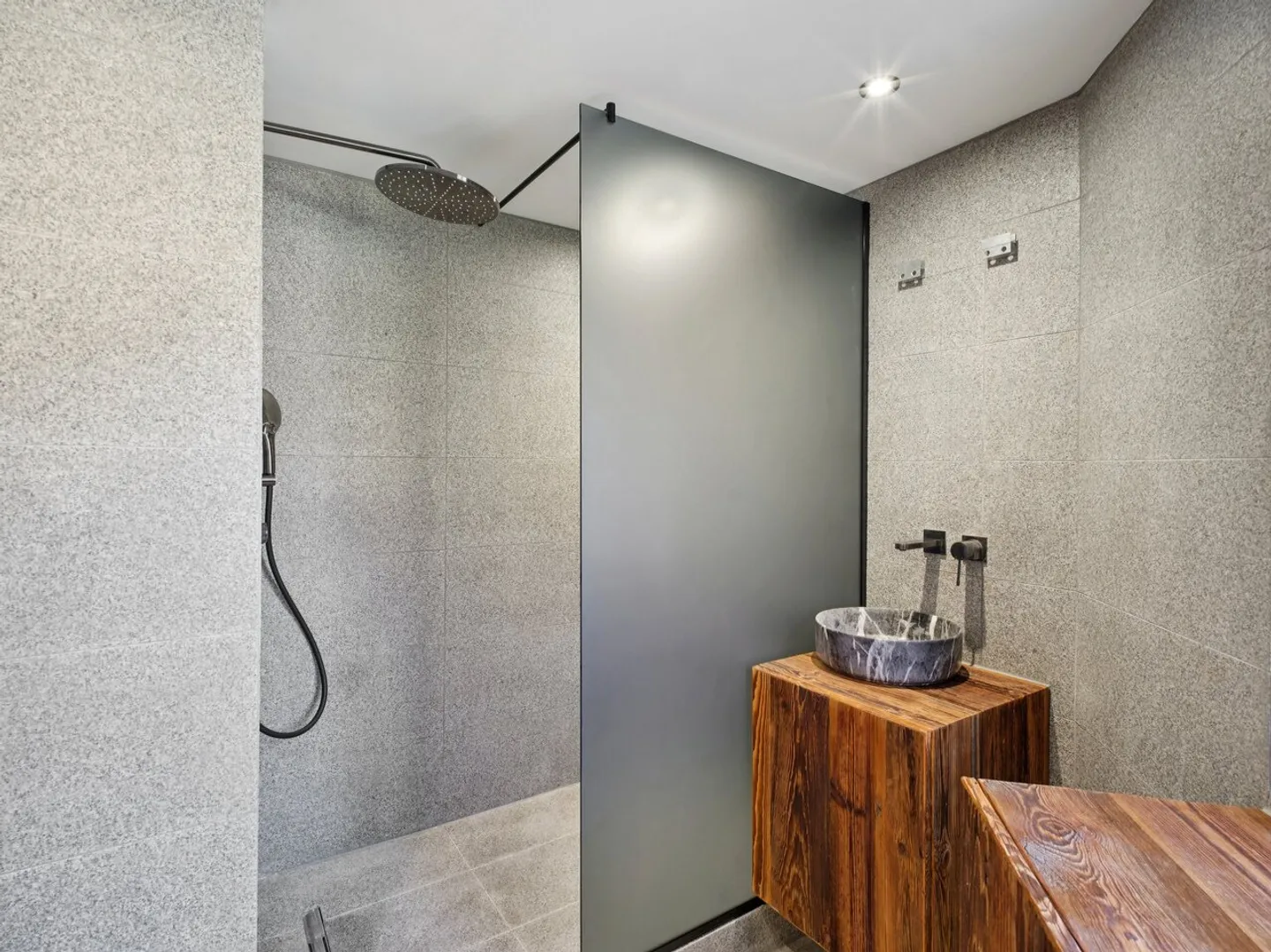 Villars centro, in un bel palazzo 3.5p ristrutturato con lusso, parcheggio - Foto 10 di 13