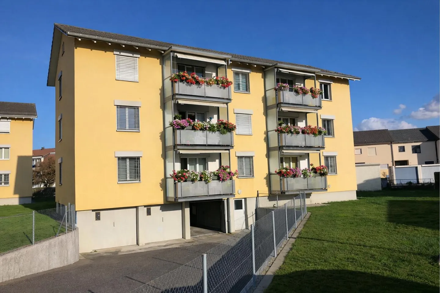 Vivre dans un quartier calme - Photo 1 sur 8