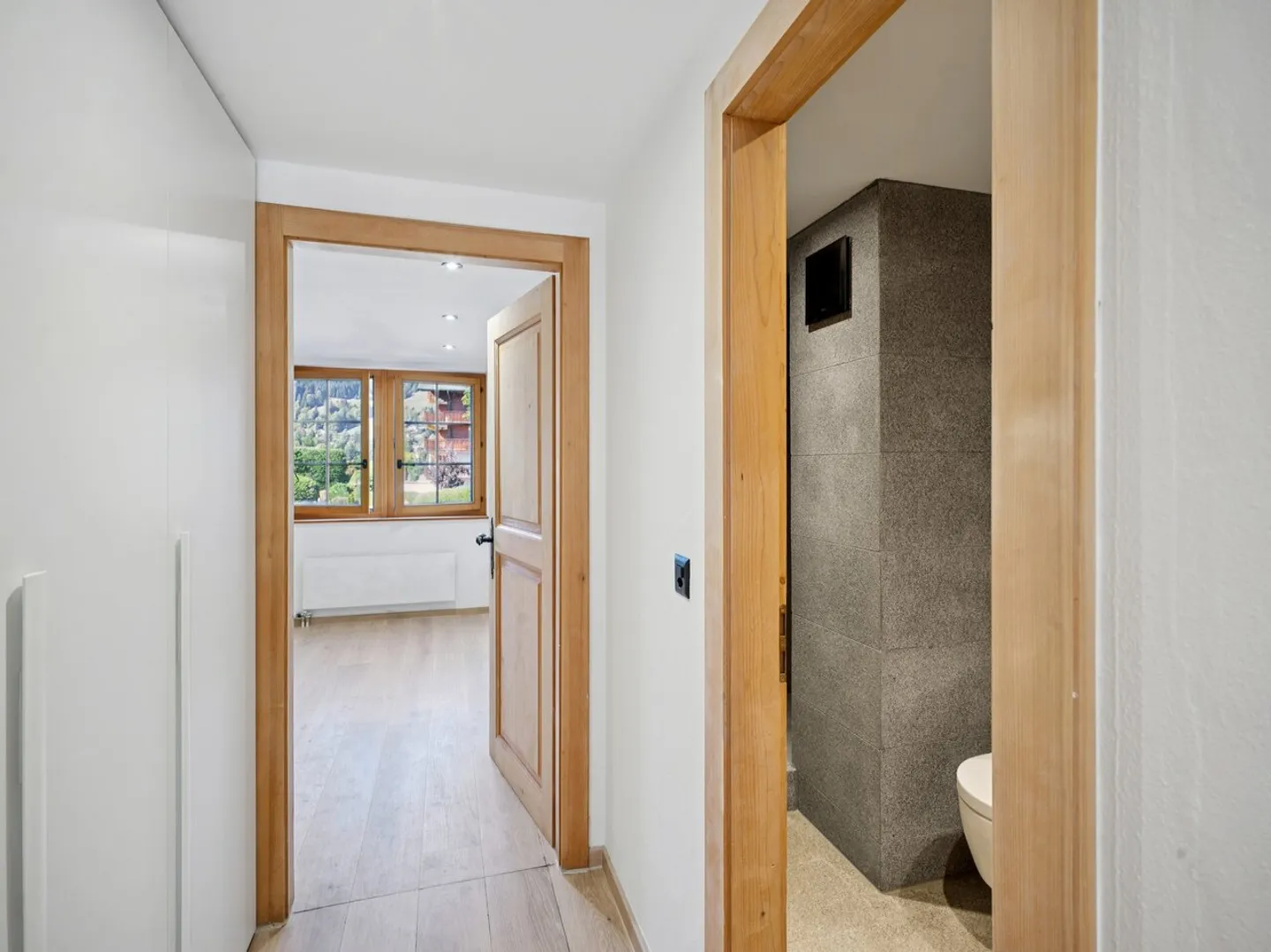 Villars centro, in un bel palazzo 3.5p ristrutturato con lusso, parcheggio - Foto 11 di 13