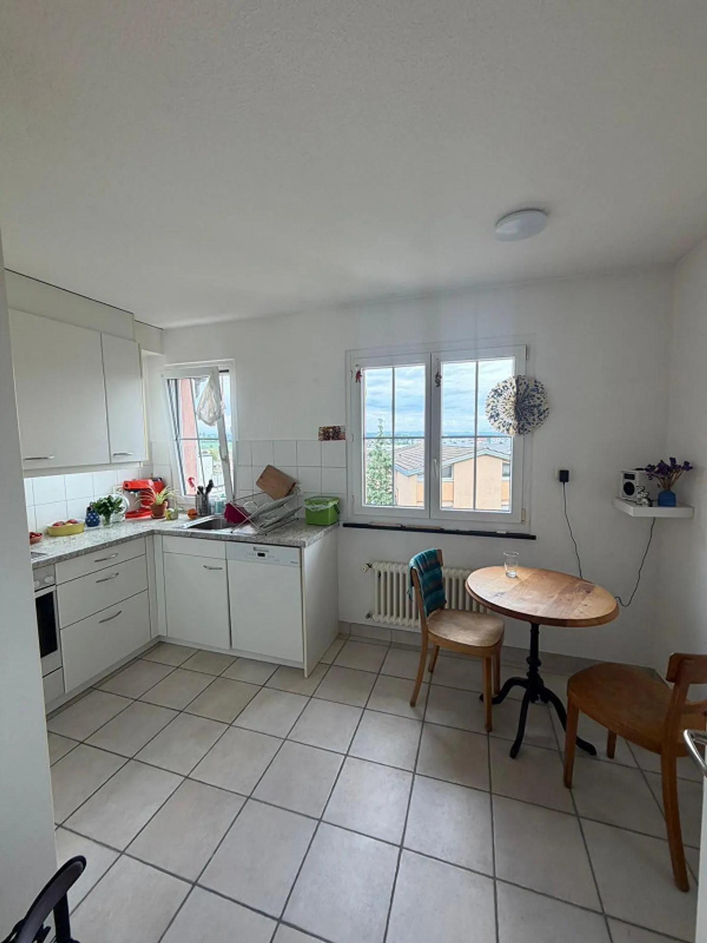 Appartamento temporaneo di 2,5 stanze con balcone in una posizione attraente a Zurigo - Foto 3 di 6