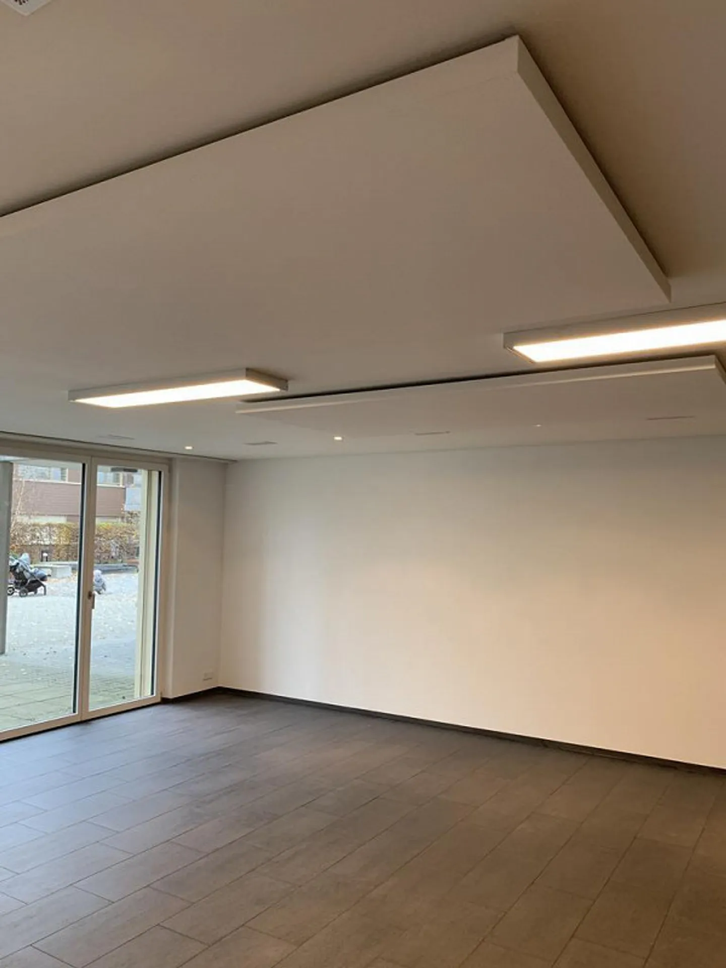 Attractive office location with potential! - Photo 2 of 4