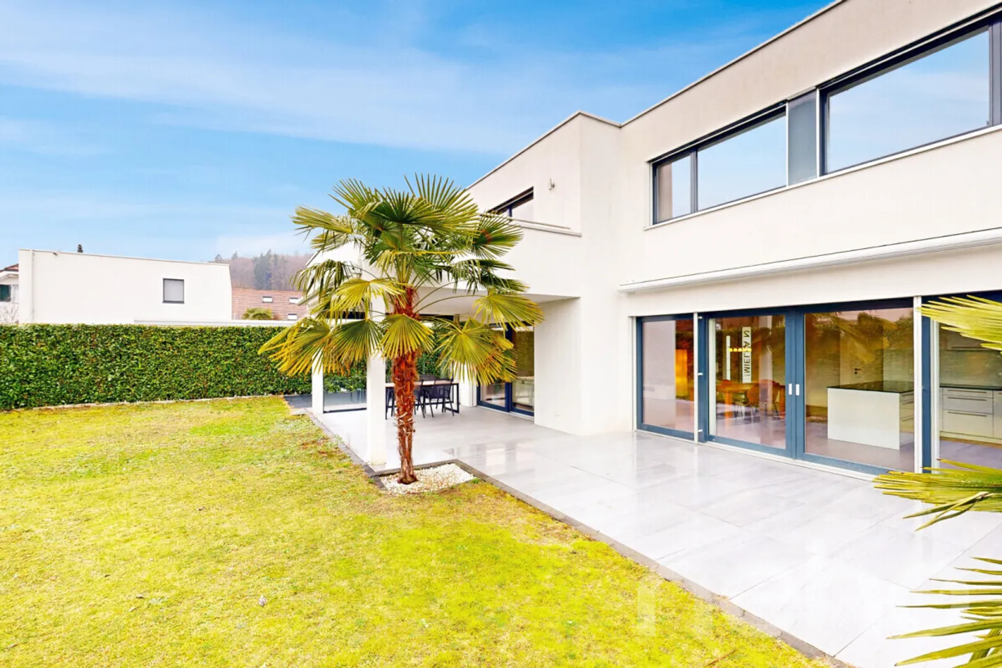 Light-Filled 6.5-Room House in a Quiet Location - Photo 10 of 12