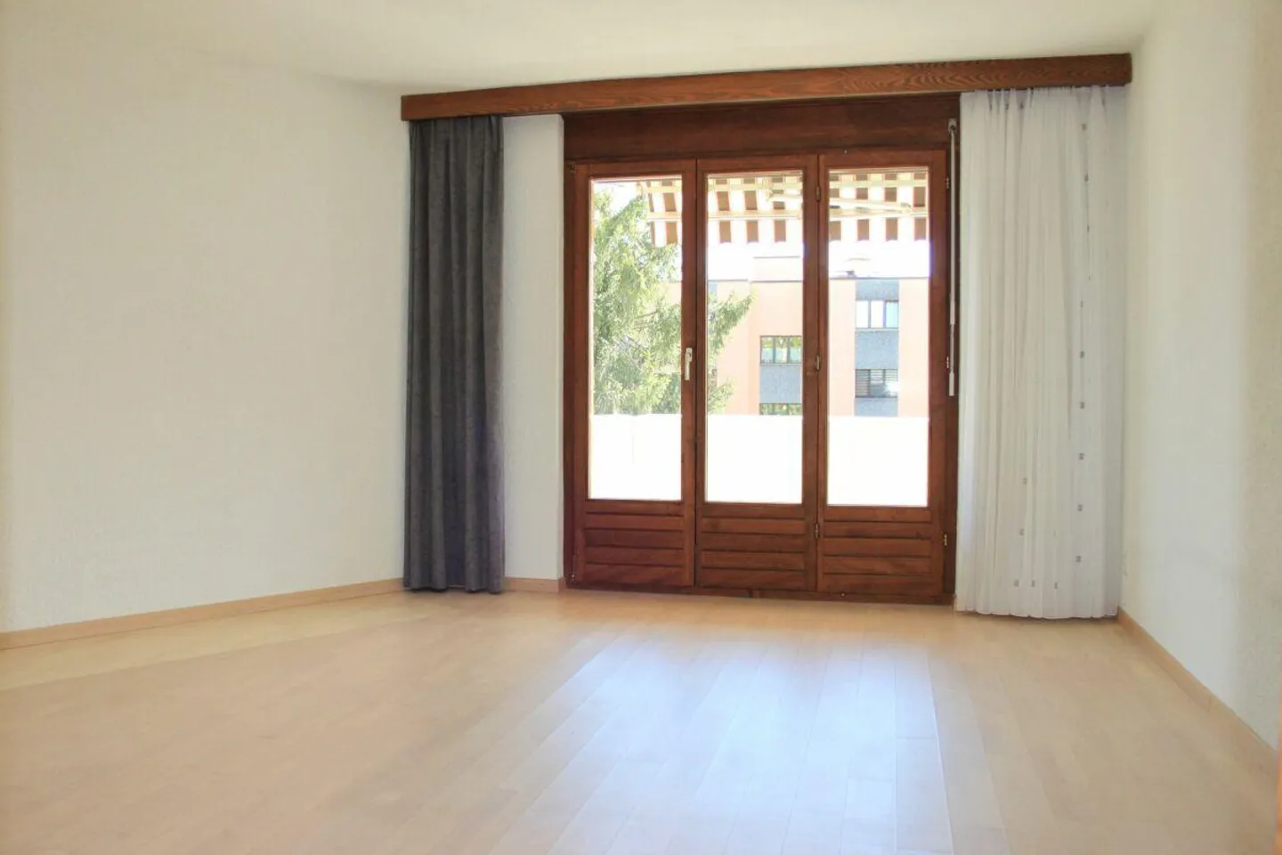 Appartement de 4,5 pièces dans la verdure - Photo 4 sur 12