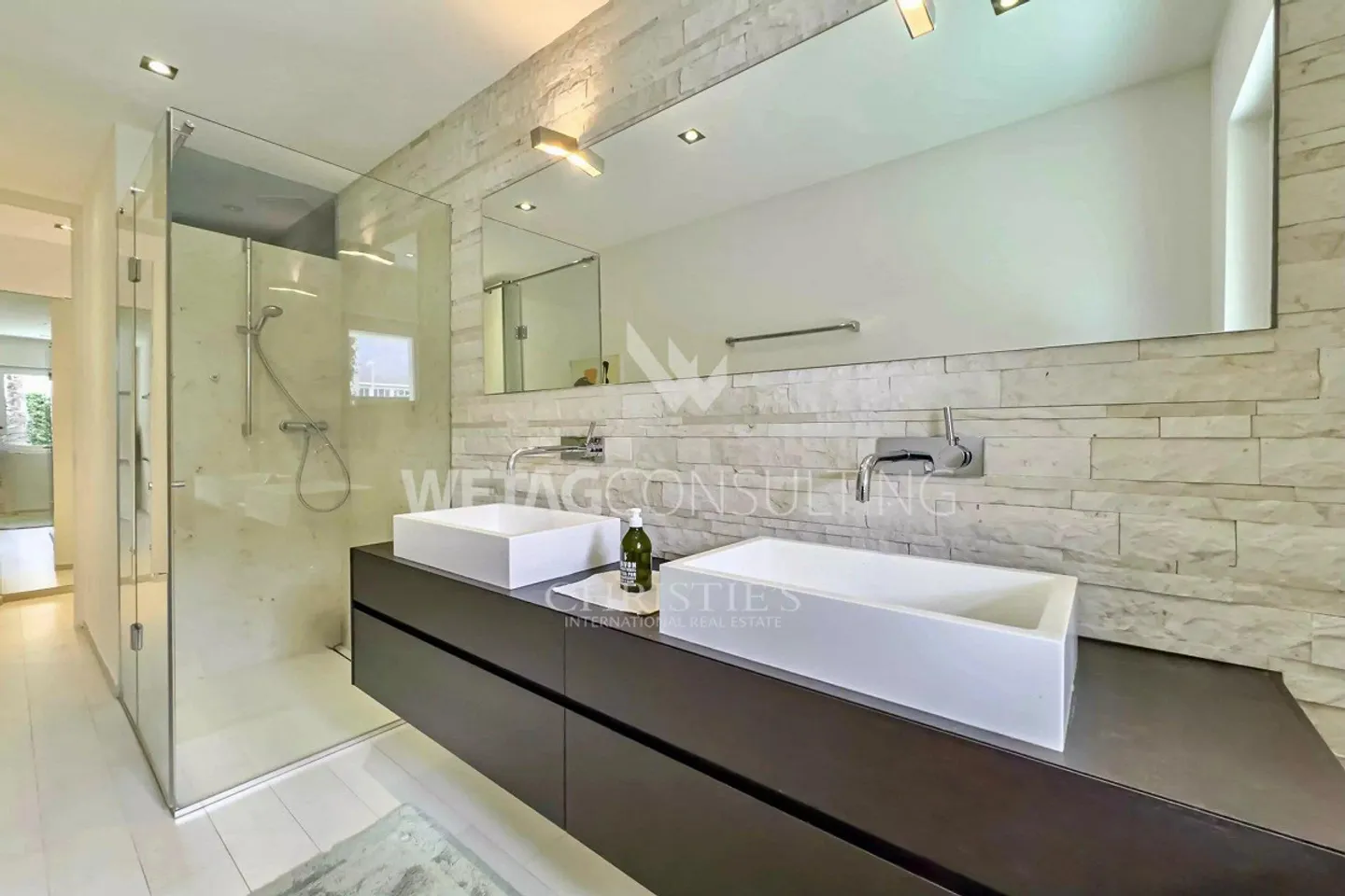 Ascona: modern apartment with large garden in immediate proximity to the lake - Photo 11 of 13