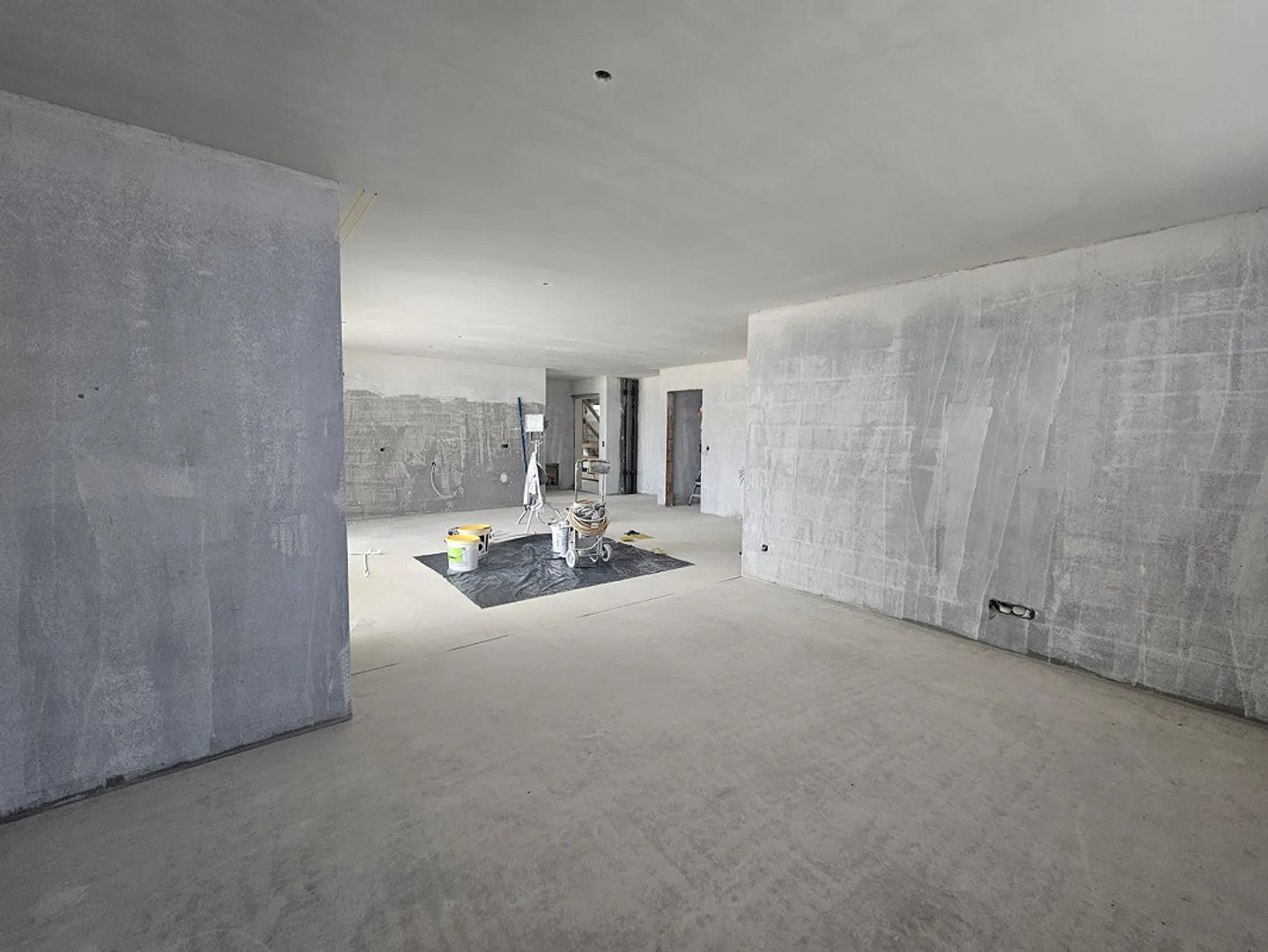 Nouvel appartement attrayant de 4,5 pièces au rez-de-chaussée avec grand jardin - Photo 3 sur 8