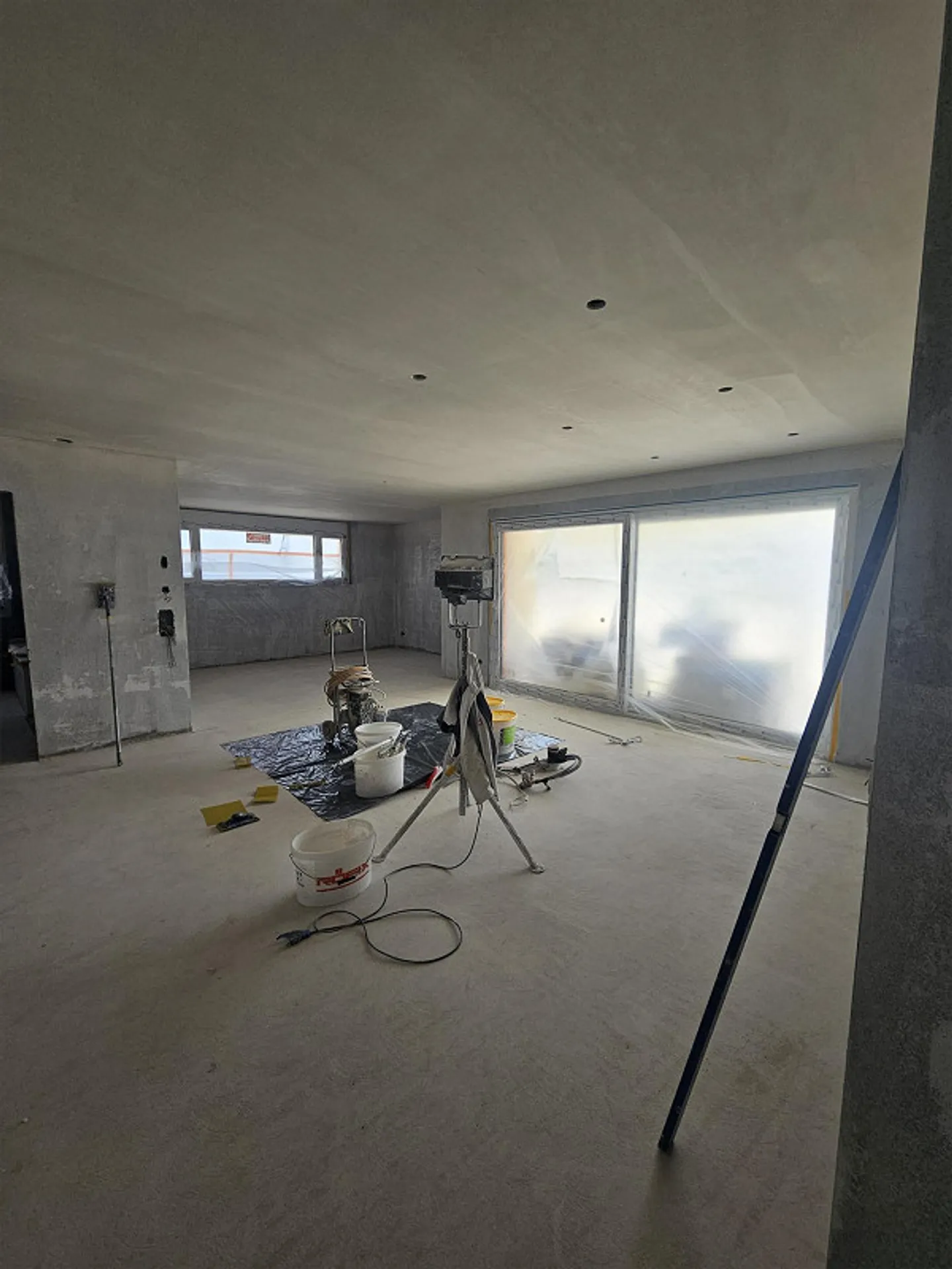 Nouvel appartement attrayant de 4,5 pièces au rez-de-chaussée avec grand jardin - Photo 4 sur 8