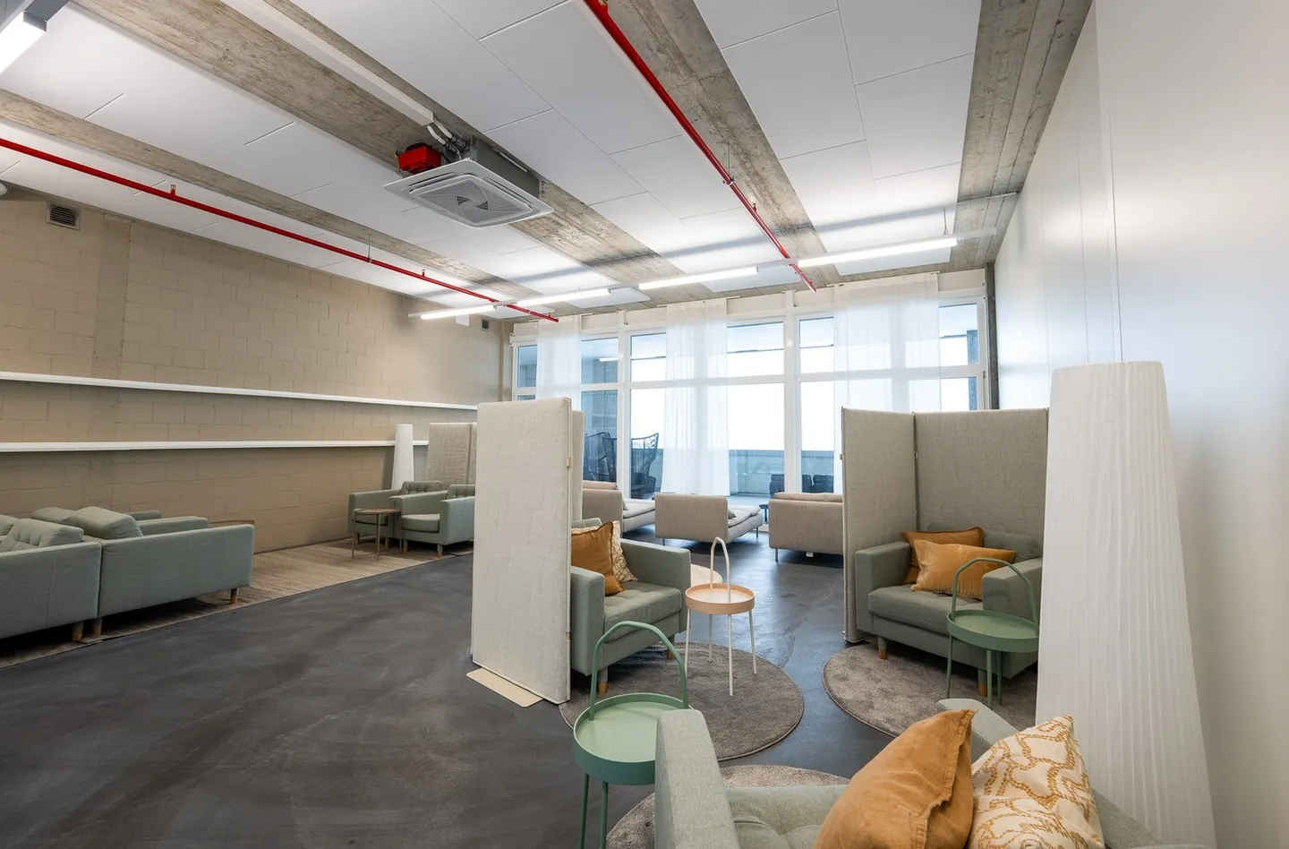 Bureau lumineux (16,7 m2) dans WORKPLACE1 Oensingen - Photo 4 sur 4