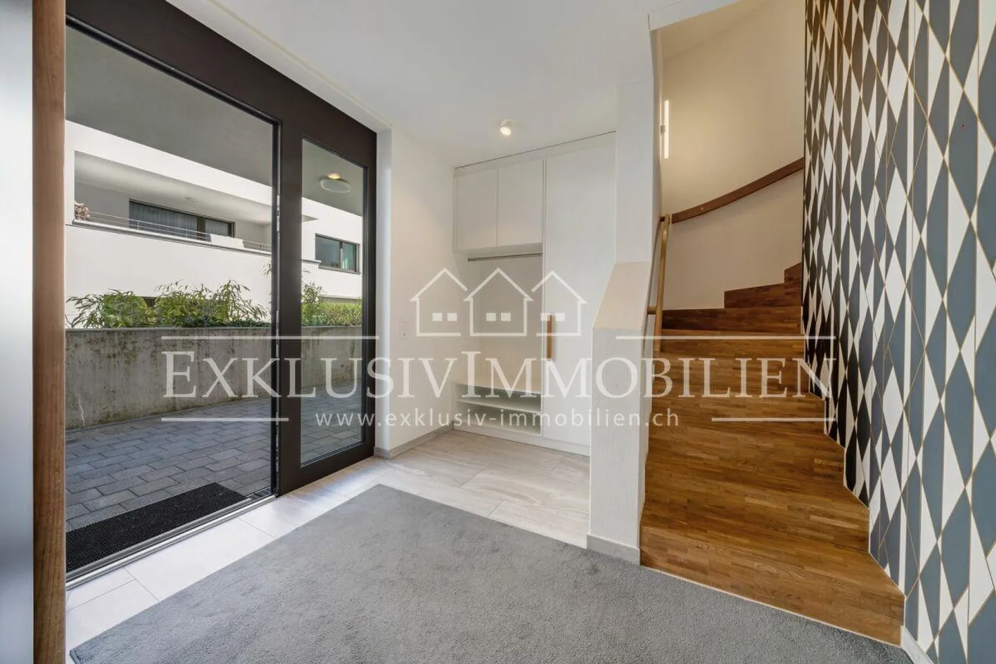 Moderna e esclusiva casa da sogno in posizione premium con vista mozzafiato sul lago - Foto 2 di 8