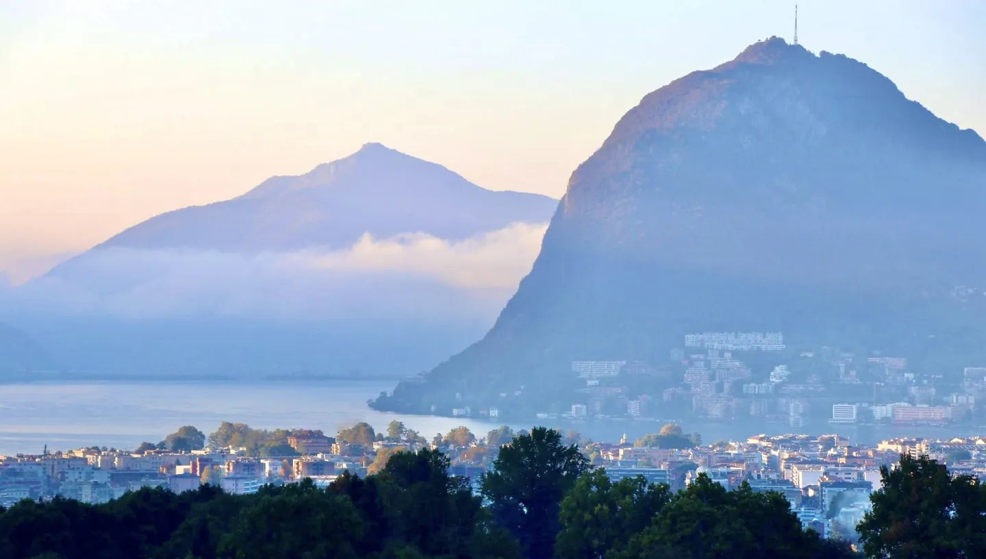 Lugano, Canobbio: 4.5-room penthouse with lake view - Exclusive residence with panoramic terrace and complete privacy - Foto 2 di 9
