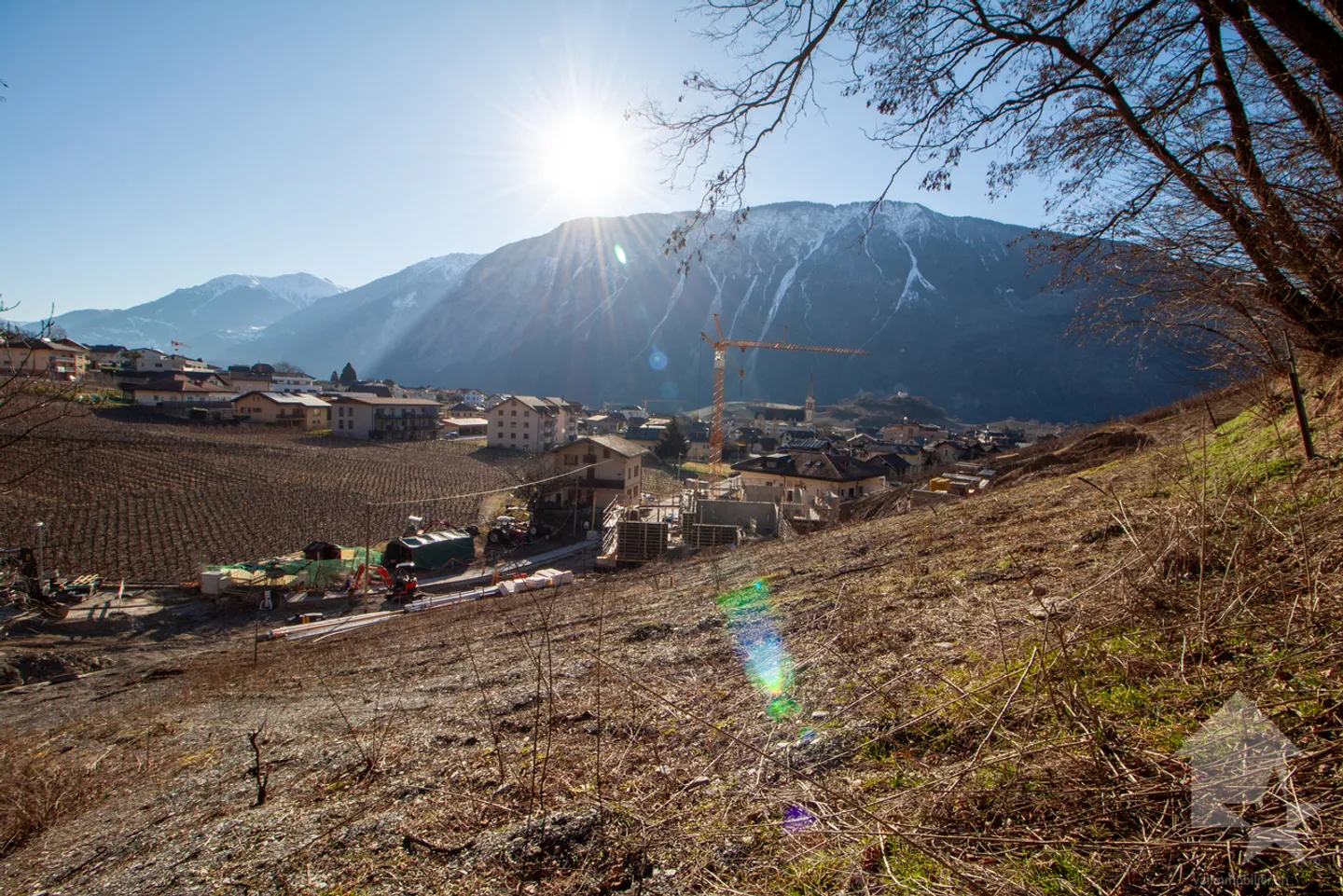 ! Spezialinvestor ! 1000 m2 Grundstück mit Baugenehmigung - Foto 4 von 8