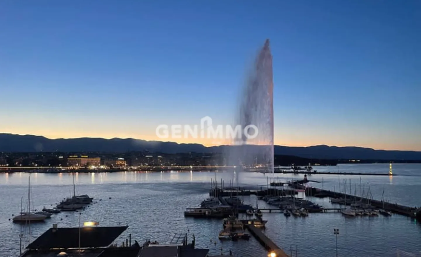 Prestigious apartment with lake view - Photo 1 of 1