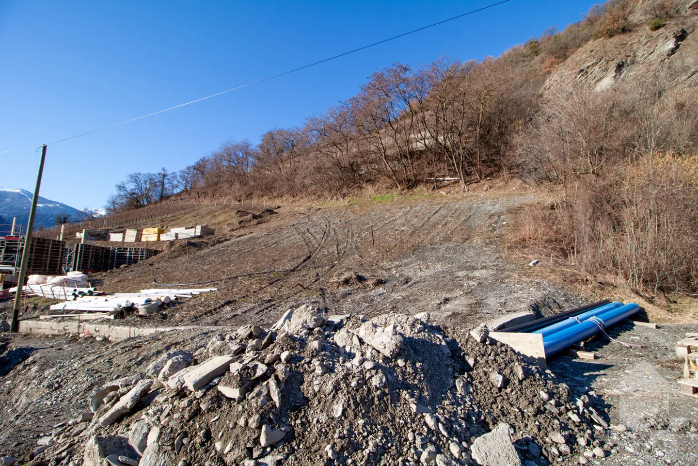 ! Spezialinvestor ! 1000 m2 Grundstück mit Baugenehmigung - Foto 7 von 8
