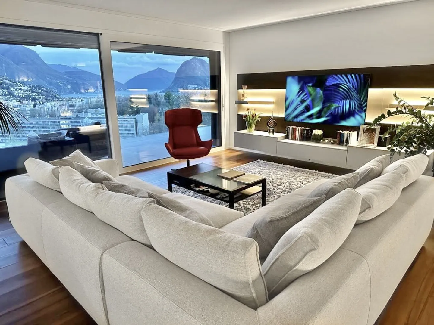 Lugano, Canobbio: 4.5-room penthouse with lake view - Exclusive residence with panoramic terrace and complete privacy - Foto 4 di 9