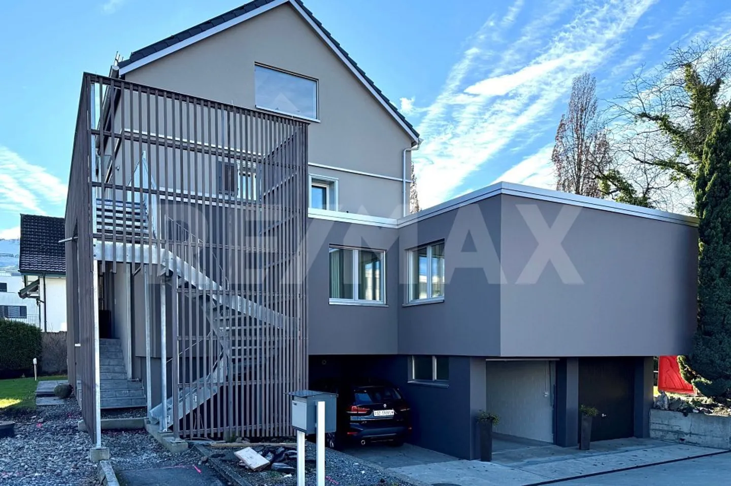 NUOVA COSTRUZIONE! Superbo appartamento mansardato di 3,5 locali con balcone in affitto a Lachen SZ! - Foto 5 di 13