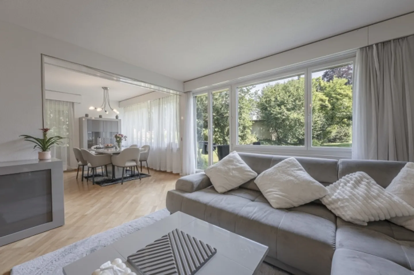 5-Zimmerwohnung mit Gartensitzplatz nähe Stadtzentrum - Foto 3 di 11