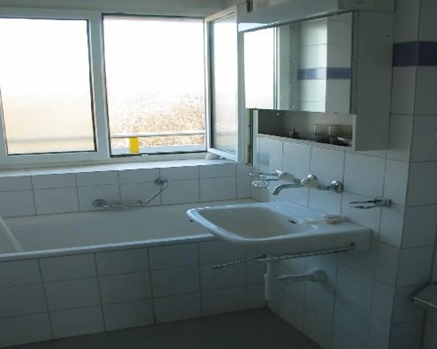 Accogliente appartamento 2 locali vicino Claraplatz - Foto 3 di 4