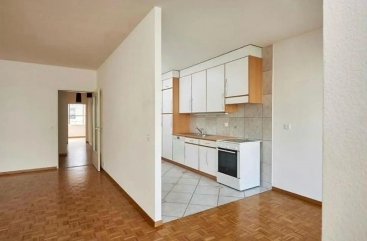 Ampio appartamento con 3 camere nel quartiere Florissant - Foto 2 di 5