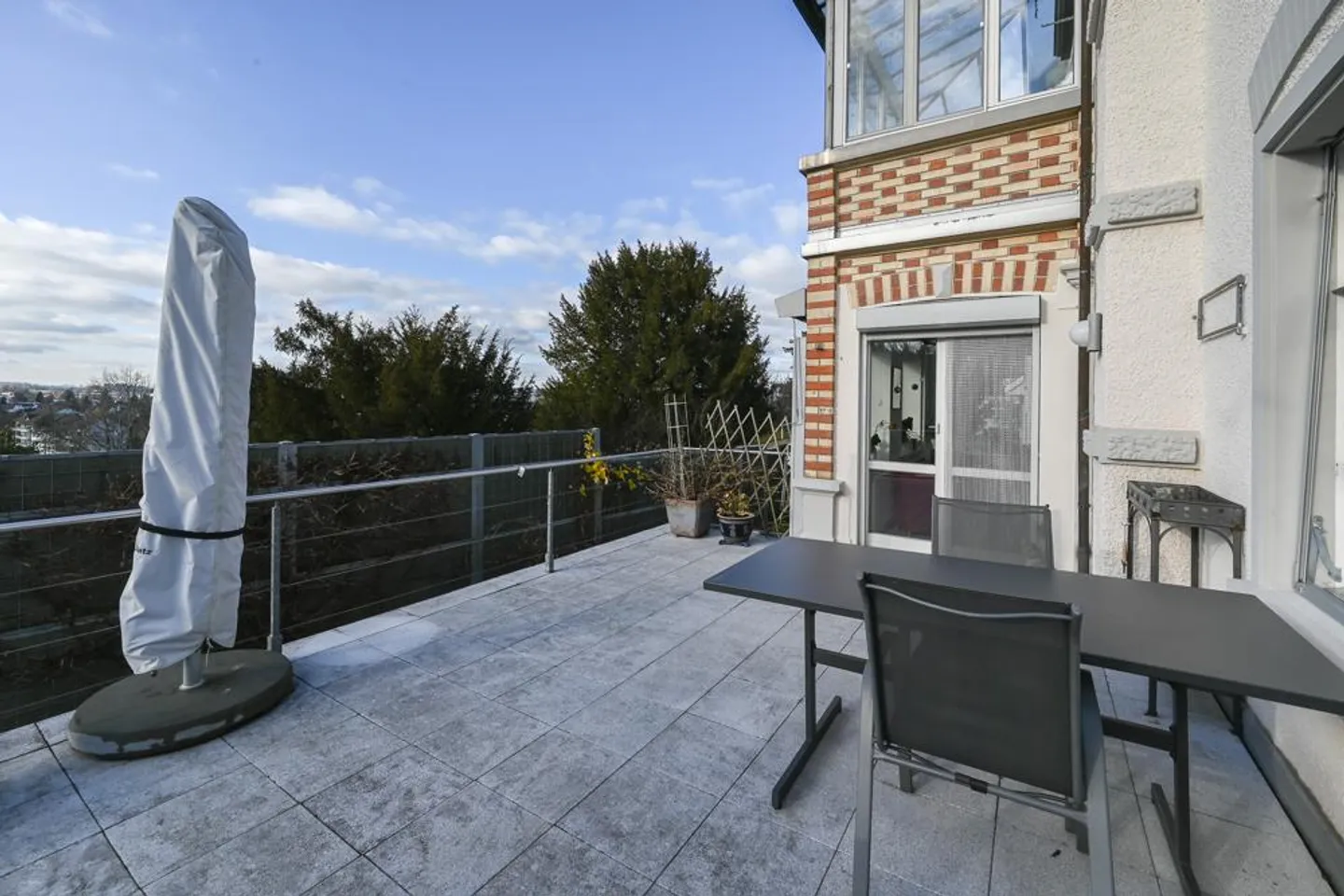 Élégance intemporelle : Villa Art Nouveau dans un quartier résidentiel privilégié - Photo 6 sur 7