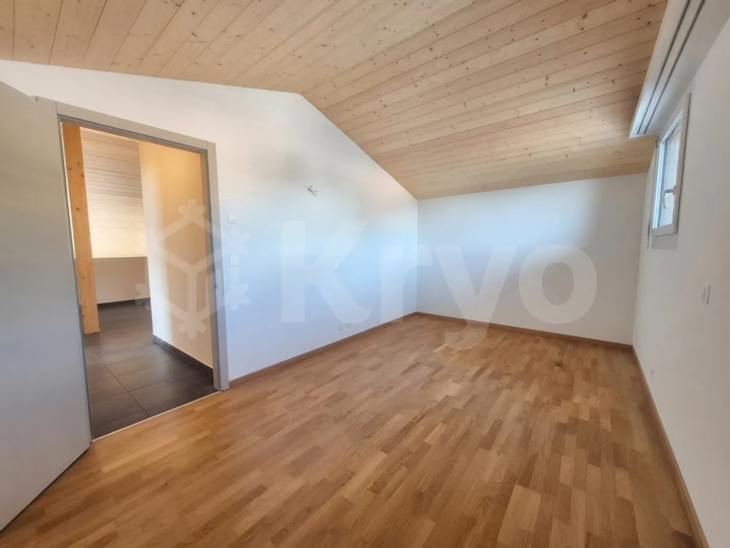 ERDE - MAGNIFIQUE DUPLEX DANS L'ATTIQUE AVEC 4.5 CHAMBRES - Photo 9 sur 12
