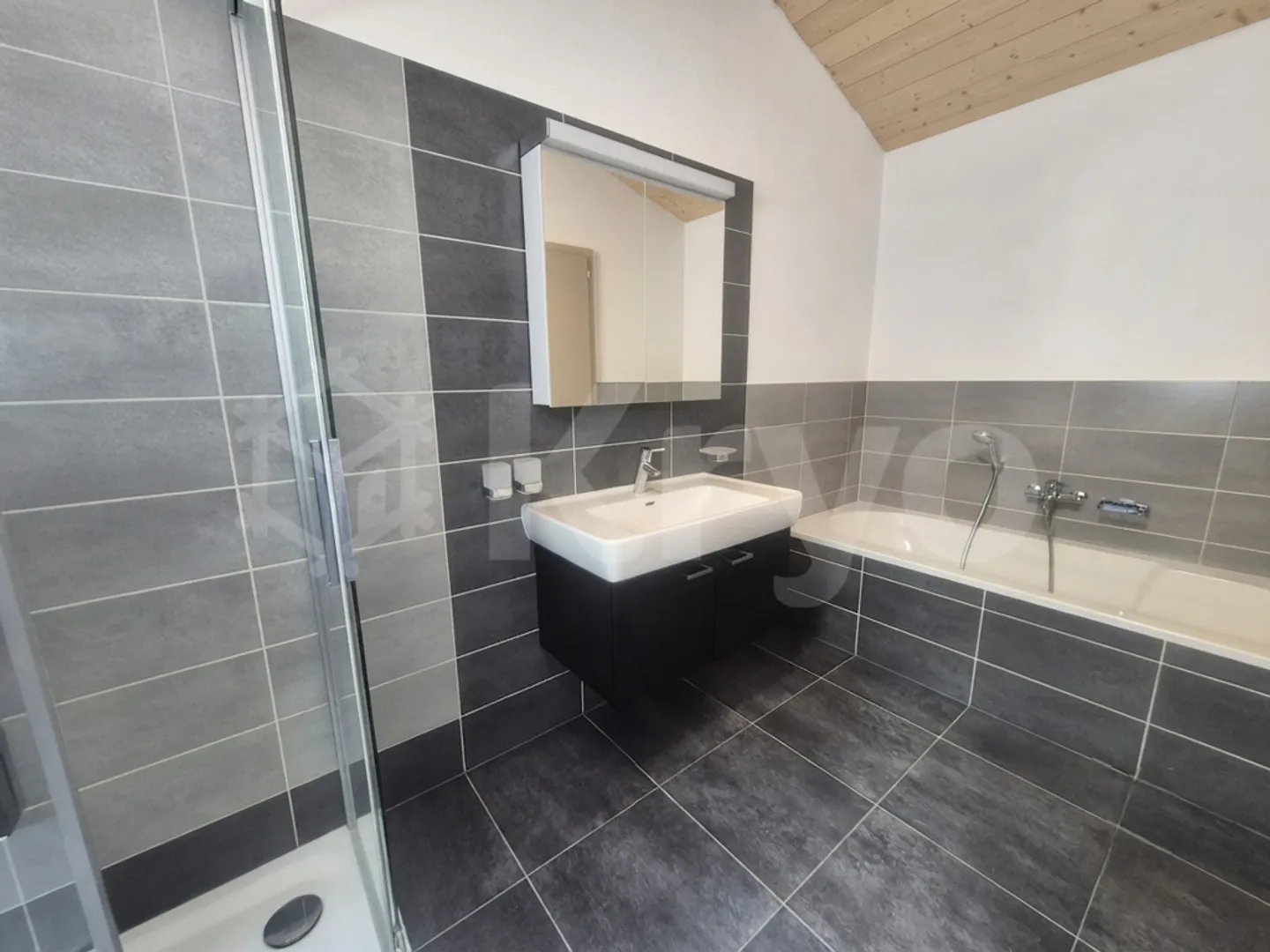 ERDE - MAGNIFIQUE DUPLEX DANS L'ATTIQUE AVEC 4.5 CHAMBRES - Photo 11 sur 12