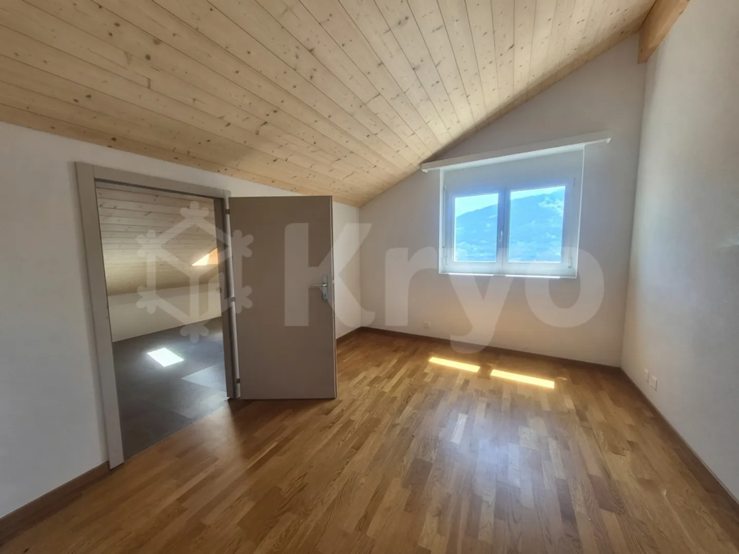 ERDE - MAGNIFIQUE DUPLEX DANS L'ATTIQUE AVEC 4.5 CHAMBRES - Photo 12 sur 12