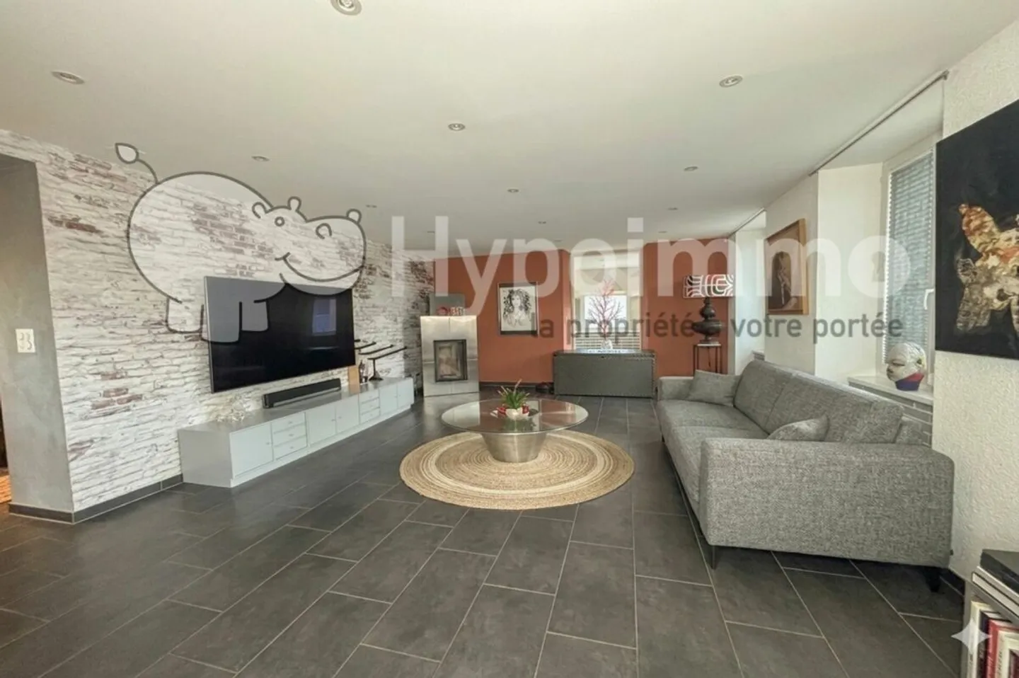 Charming family home with 5.5 rooms and a second plot in green zone - Photo 1 of 18